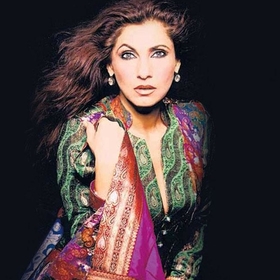 Dimple kapadia in Angrezi Medium